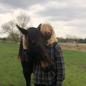 Meet your Posher, Justine